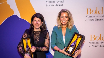 On the right Mariëlle Smit of Mama Deli, on the left businesswoman of the year Kristel Groenenboom. Photo: Prix Veuve Clicquo